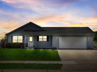 1707 Redtail Dr, Hartford, WI 53027