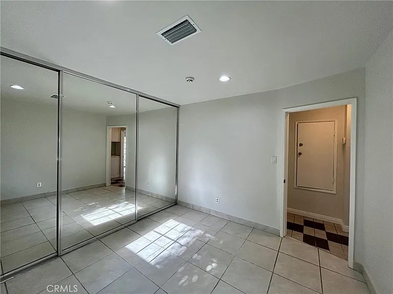 3132 Estado St — Photo 20