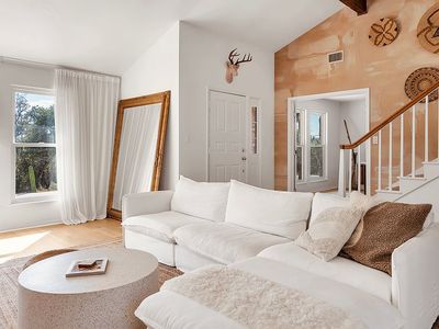 9400 Sandstone St, Austin, TX, 78737