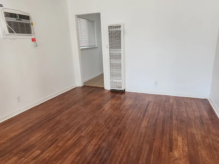 1005 Callen St — Photo 16