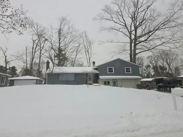 1511 Gee St, Whitehall, MI 49461