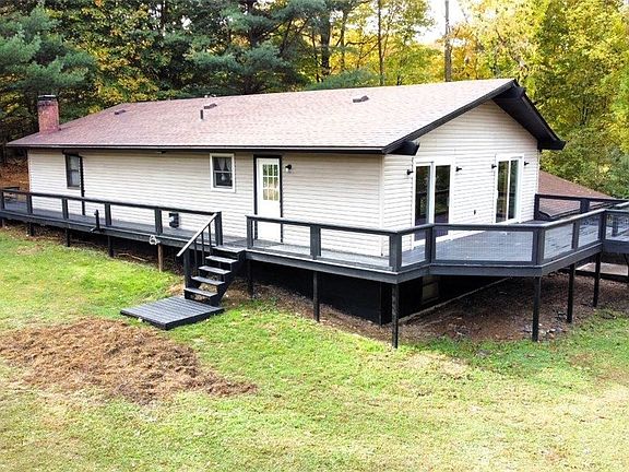 3rd image of 31 Cherry Hill Ct