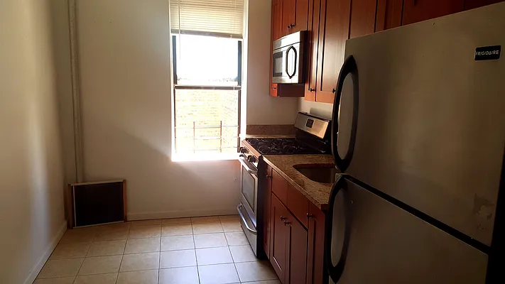 Rented by Realty Queens LLC | media 1