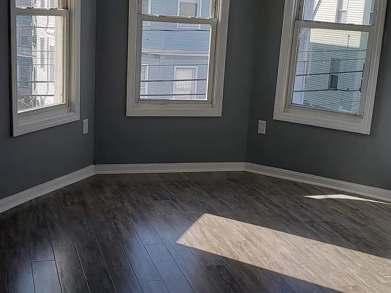 596 S 2nd St #3N — Photo 5