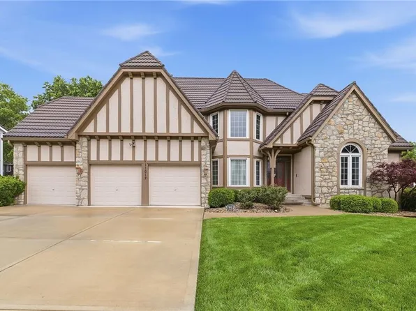 11012 W 125th St, Overland Park, KS 66213