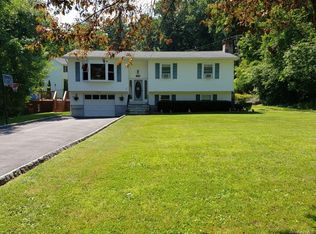 35 Arbutus St, Putnam Valley, NY 10579