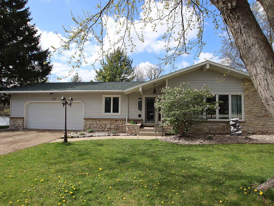 1st image of 719 River Dr