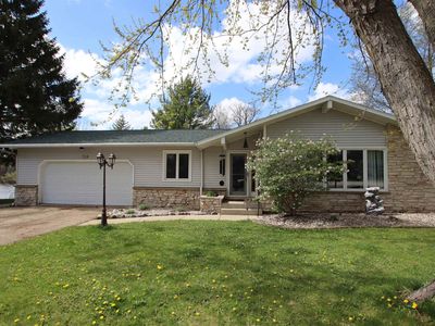 719 River Dr, Mayville, WI, 53050