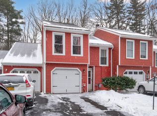 19 Tekakwitha Ct, Clifton Park, NY 12065