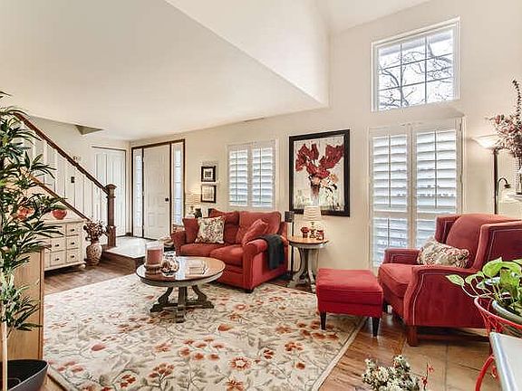 4th image of 375 Wisteria Dr