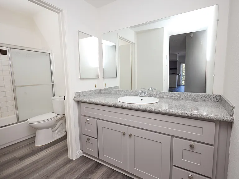 1210 North Cherokee Ave. — Photo 18
