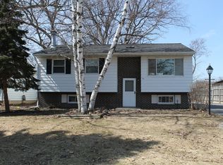 84 Bridgewood Dr, Antioch, IL 60002