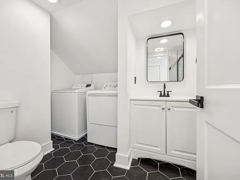 844 W Chester Pike #2 — Photo 8