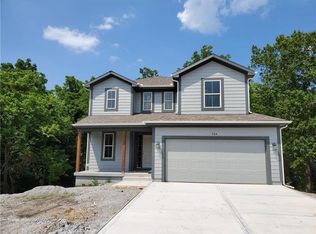 524 NW Hickory Ridge Dr, Grain Valley, MO 64029