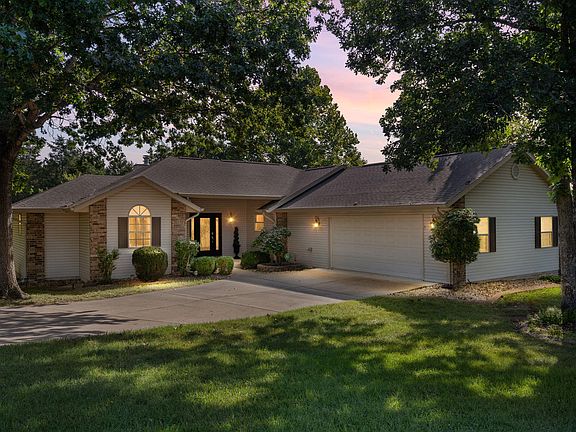 5th image of 567 Austin Place