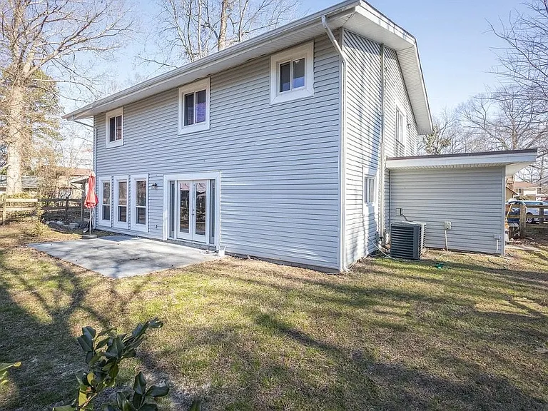 4033 Foxwood Dr — Photo 12