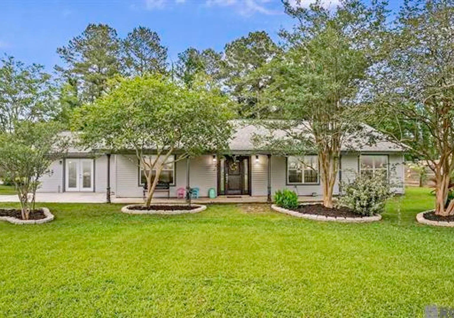 4 bed, 2536 sqft, $2,600 — Photo 1