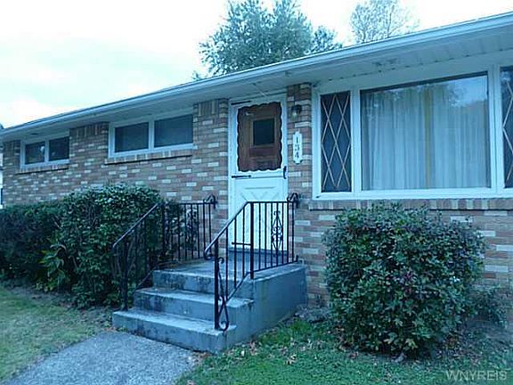 2nd image of 134 Minden Dr