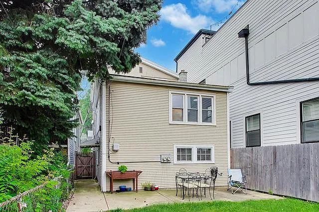 4219 N Albany Ave #2 — Photo 31