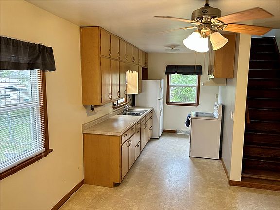 5th image of 334 Portland Avenue