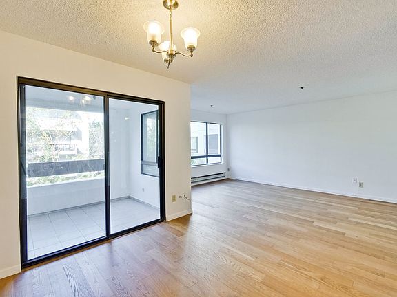 2nd image of 410 Sheridan Ave APT 221
