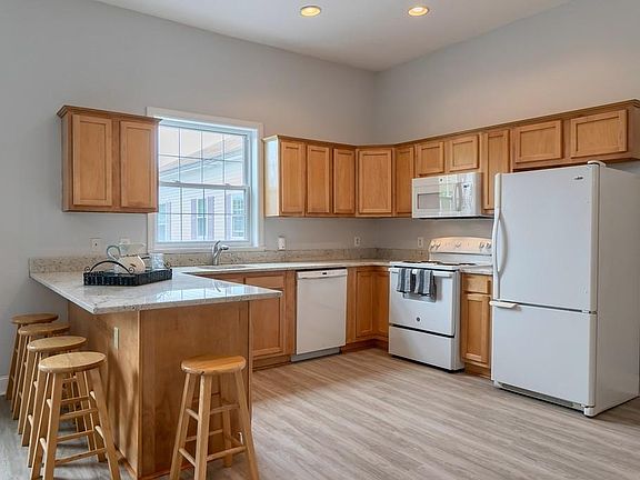 4th image of 31-33 Ashland St #7
