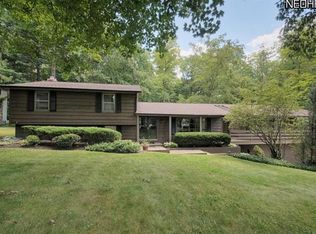 17141 Woodmere Dr, Chagrin Falls, OH 44023