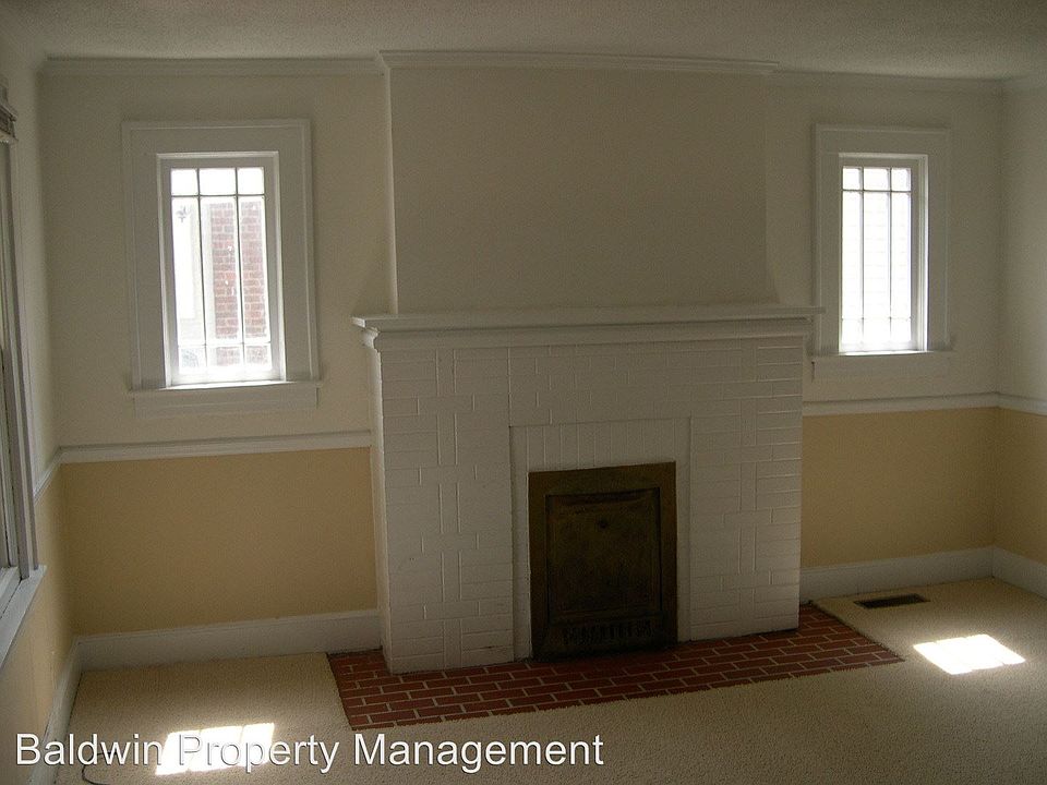 2nd image of 442 Brent St