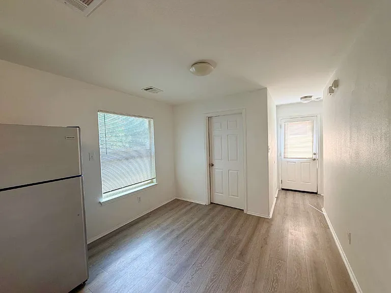 1148 Shadow Creek Blvd — Photo 6
