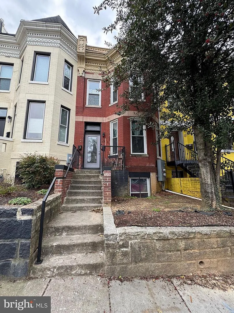 17 Rhode Island Ave NE photo 1