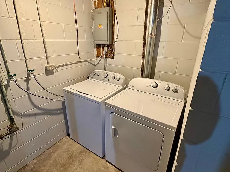Duff Duplex 1709-1711 — Photo 10