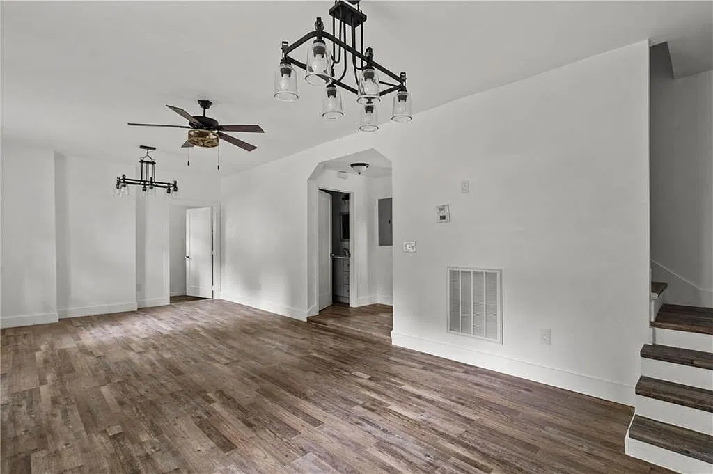 3 bed, 2.0 bath, 1294 sqft, $1,400 — Photo 3