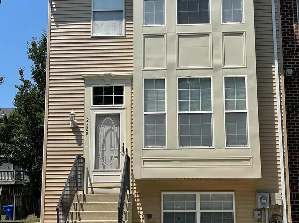 2529 Legation Pl, Waldorf, MD 20601
