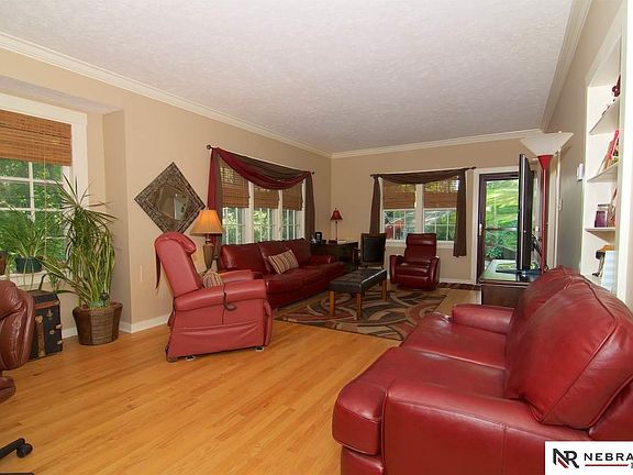 2nd image of 1401 Bellevue Blvd N