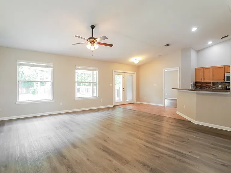 1299 Summit Oaks Dr E — Photo 6