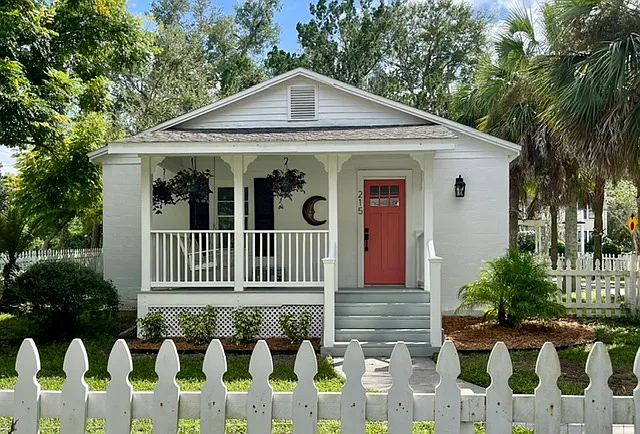 2/1 in DeLand, $1,550/month! — Photo 1