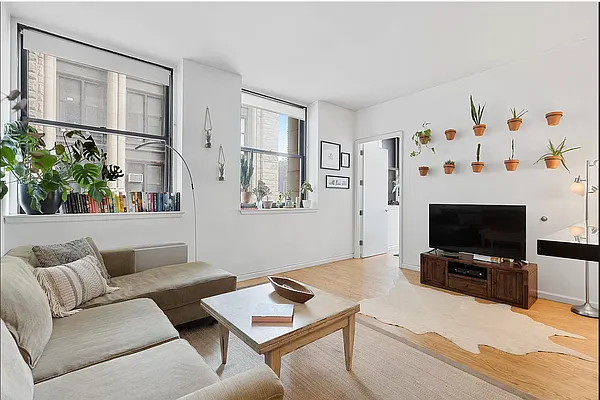 Rented by Compass | media 22