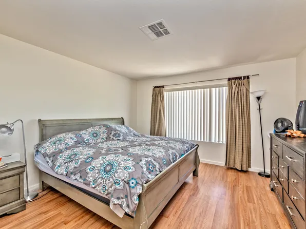 7686 Selby Ct, Las Vegas, NV 89147