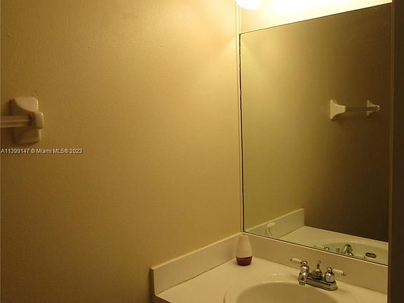 4th image of 4804 Concordia Ln #0
