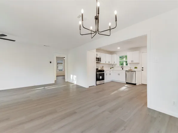 3132 Huron Trl, Lake Worth, TX 76135