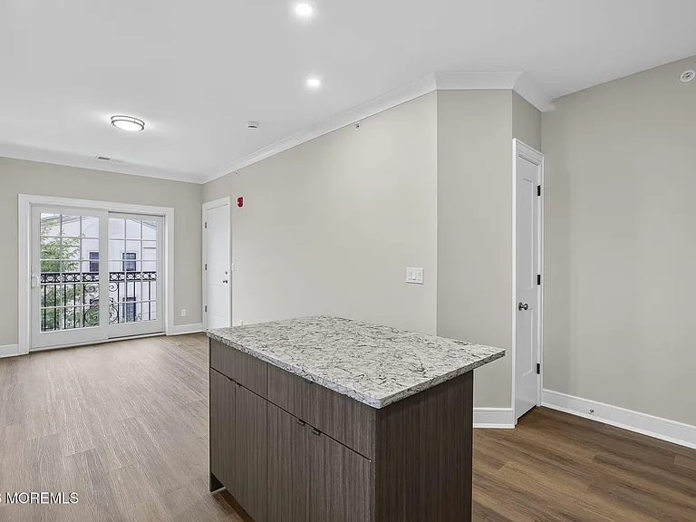 112 Brighton Ave #3B — Photo 8