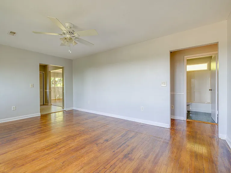 217 Banner St — Photo 3