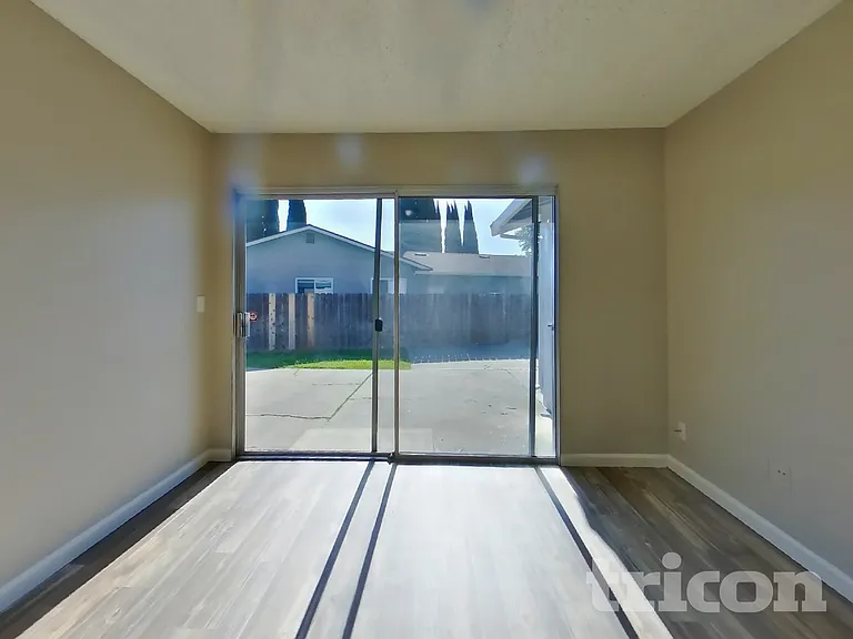 1104 Waxwing Dr — Photo 14