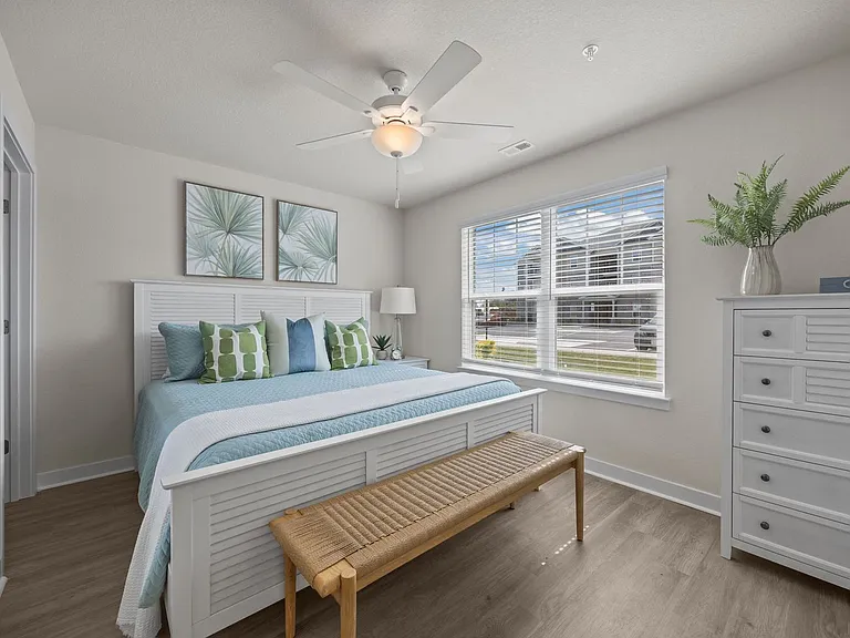 Harbor Village Apartments — Photo 26