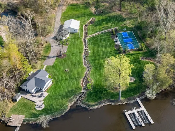 4435 Lake Chapin Rd, Berrien Springs, MI 49103