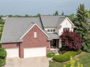 1768 Carriage Hl, Commerce Township, MI