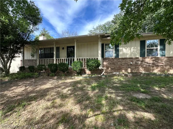 1606 N Hills Blvd, Van Buren, AR 72956