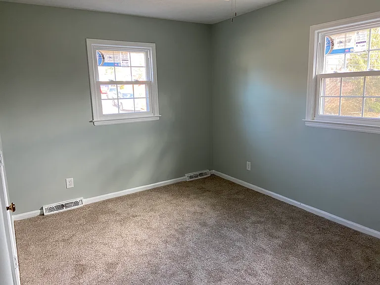 182 Patricia Dr — Photo 6