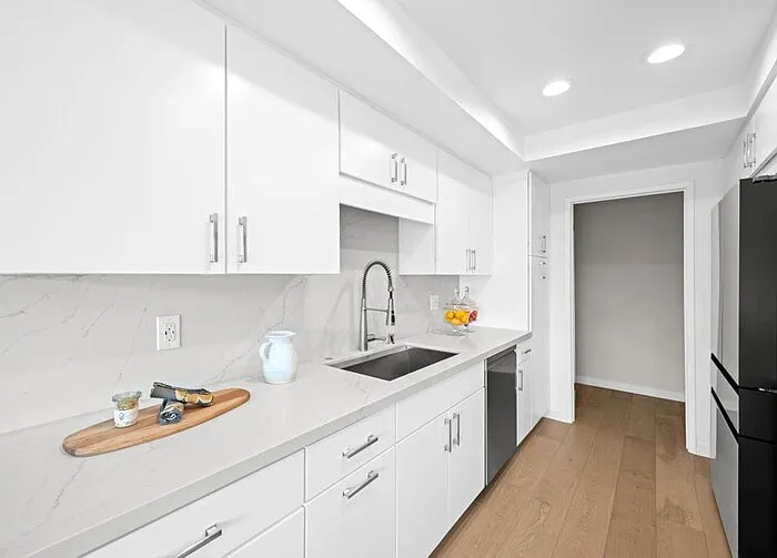 266 S Madison Ave #266 — Photo 5