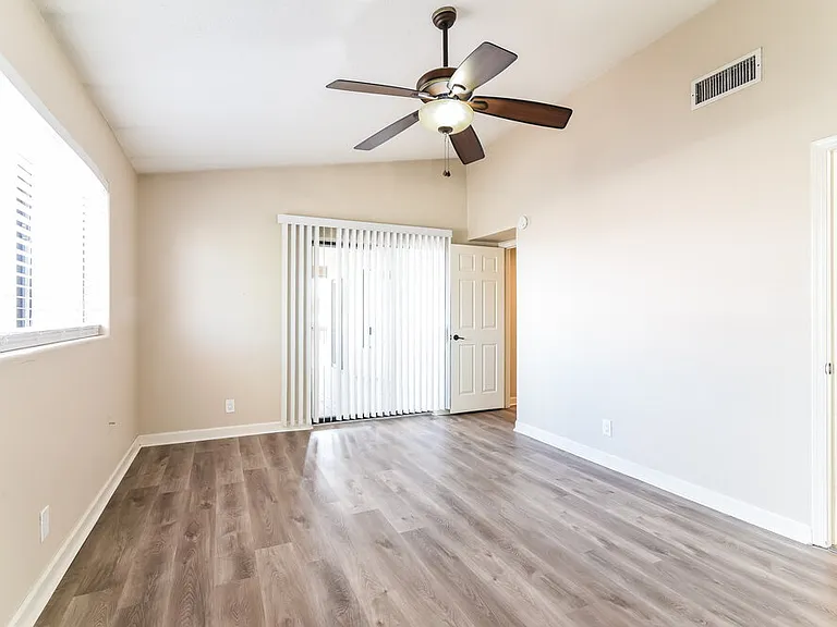 1522 W Del Rio St — Photo 8